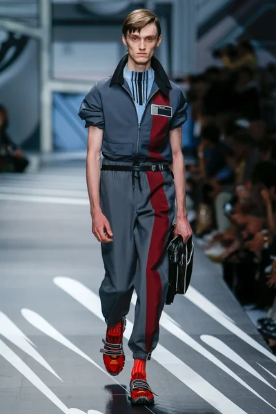 Look 37